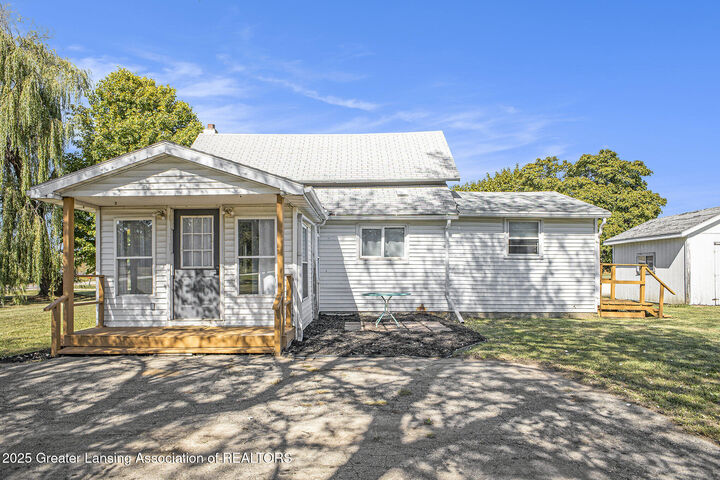 10349 S Francis Road  Dewitt MI 48820 photo