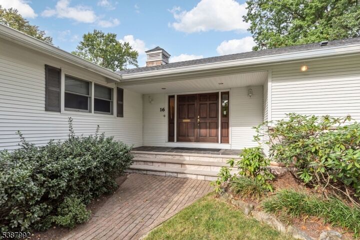 Property Photo:  16 Manchester Dr  NJ 07090 
