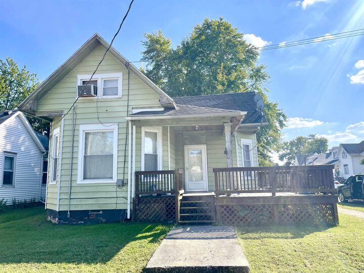 Property Photo:  301 E Monroe Street  IN 47670 
