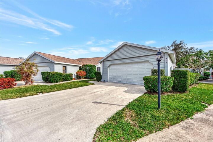 Property Photo:  607 Ironwood Circle 160  FL 34292 