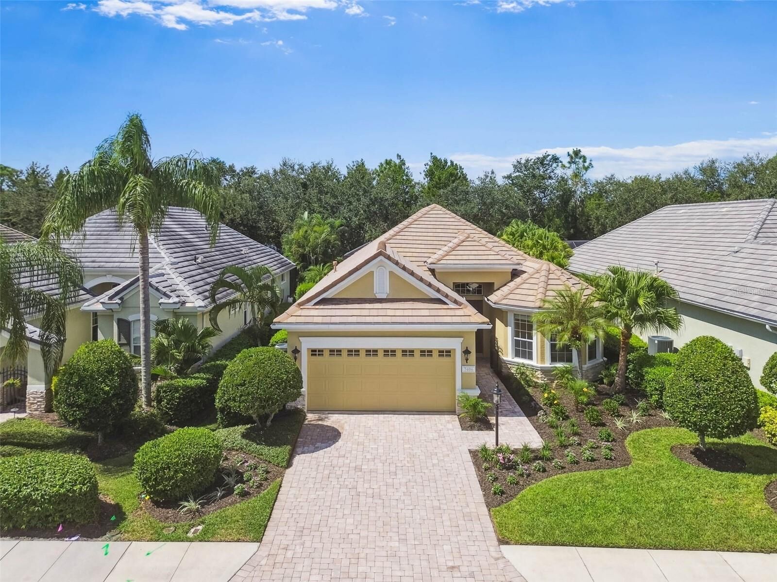 Property Photo:  7406 Lake Forest Glen  FL 34202 