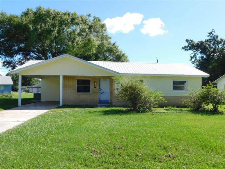 Property Photo: 313 Columbia Street FL 34266