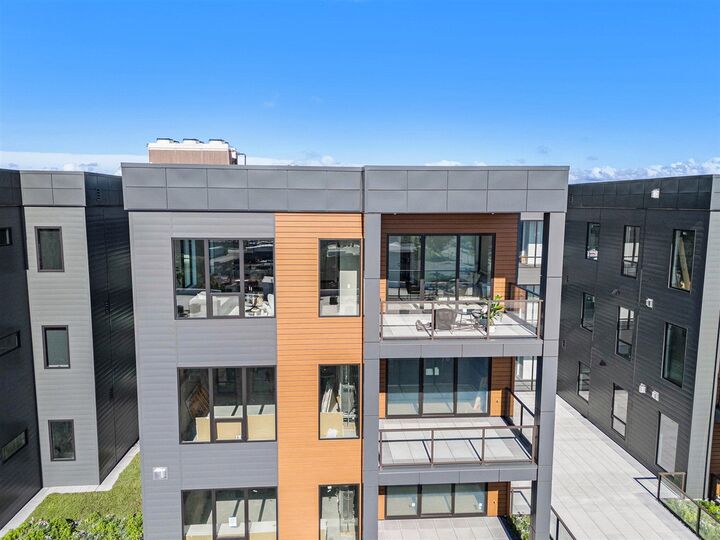 Property Photo:  159 S River Avenue 504  MI 49423-2863 