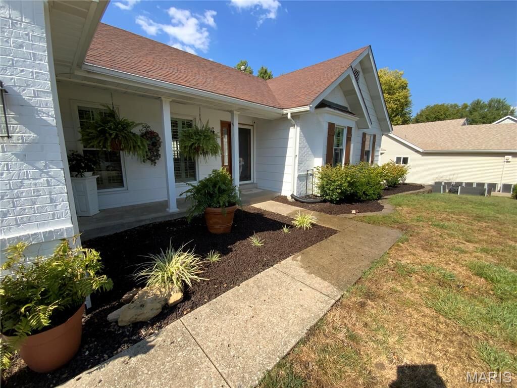 Property Photo:  2048 Willow Trail  MO 63303 