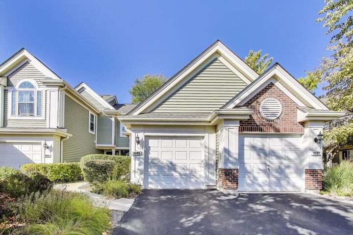 1057 Talbots Lane A  Elk Grove Village IL 60007 photo