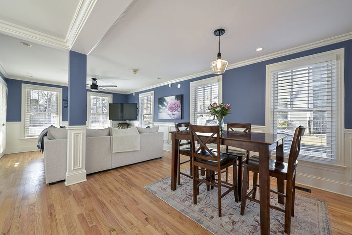 Property Photo:  148 W Station Street  IL 60010 