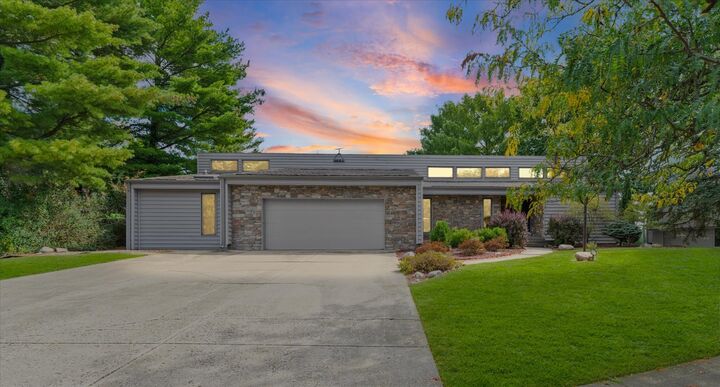 Property Photo:  2012 Byrnebruk Drive  IL 61822