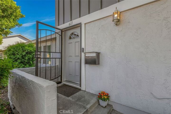 Property Photo:  617 Seneca  CA 92870 