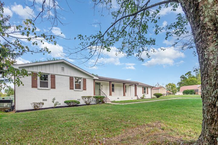 Property Photo:  231 S Palmers Chapel Rd  TN 37048 