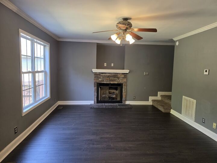 Property Photo: 1056 Glenhurst Way TN 37040