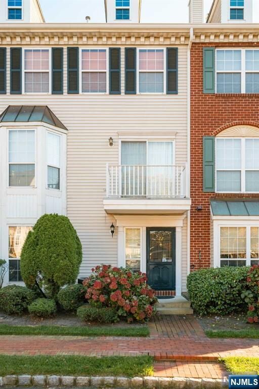 Property Photo:  22 Redwood Street  NJ 07305 