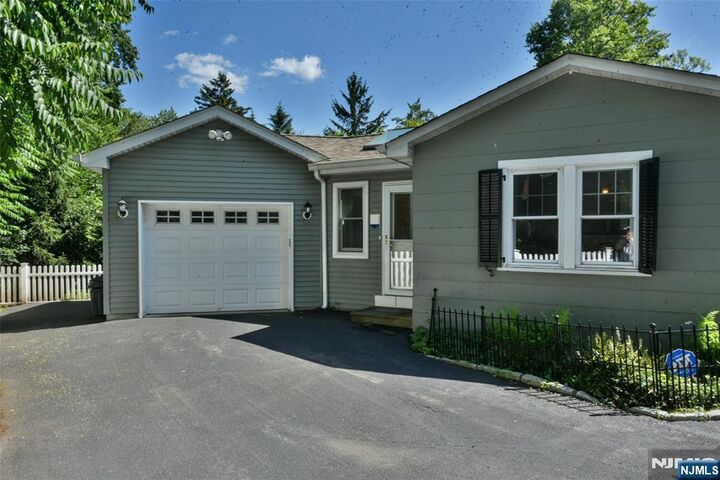 Property Photo:  161 Crescent Avenue  NJ 07446 