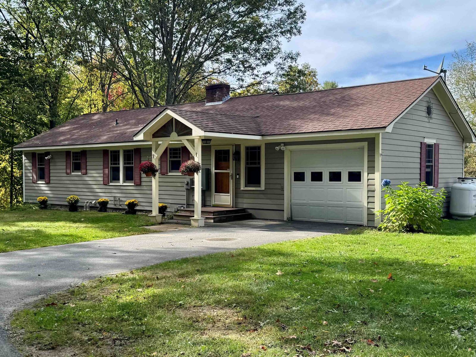 Property Photo:  16 Short Lane  NH 03608 