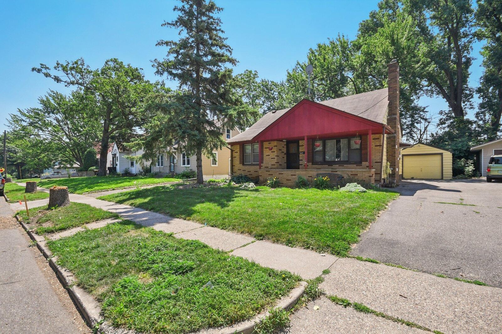 Property Photo:  272 Butler Avenue E  MN 55118 