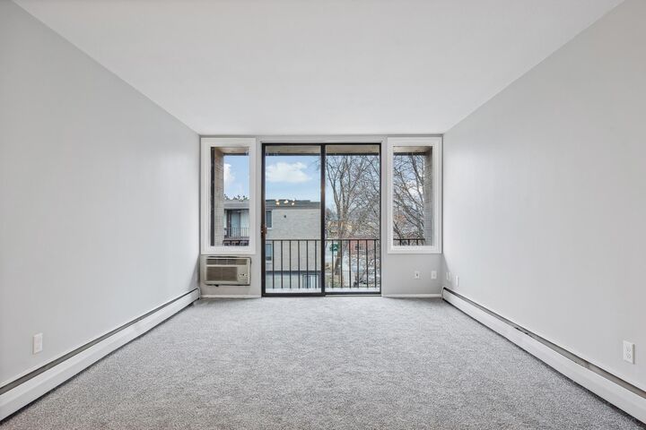 Property Photo:  4029 14 Avenue S 14G  MN 55407 