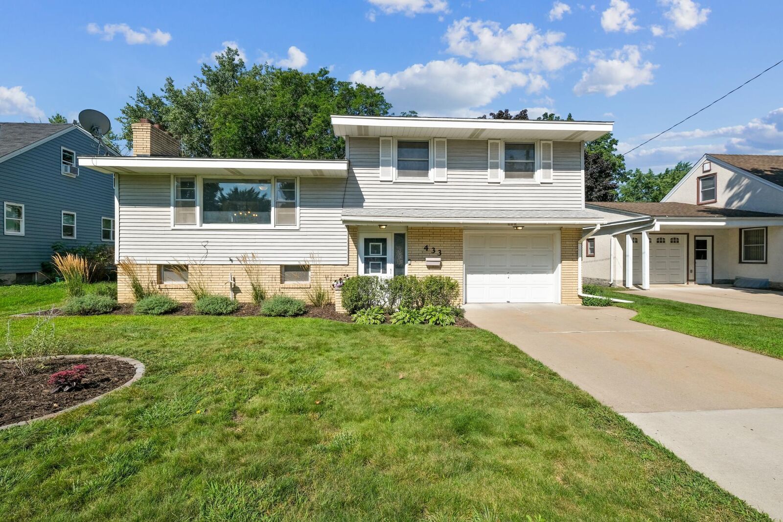 Property Photo: 433 3rd Avenue NE MN 55369