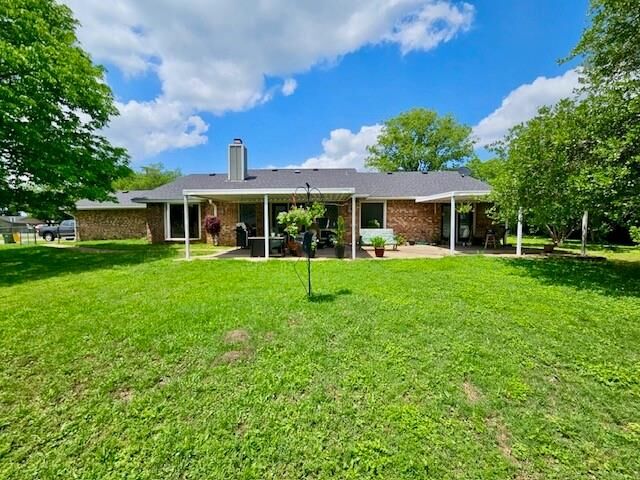 Property Photo: 1117 E Navasota Street TX 76642