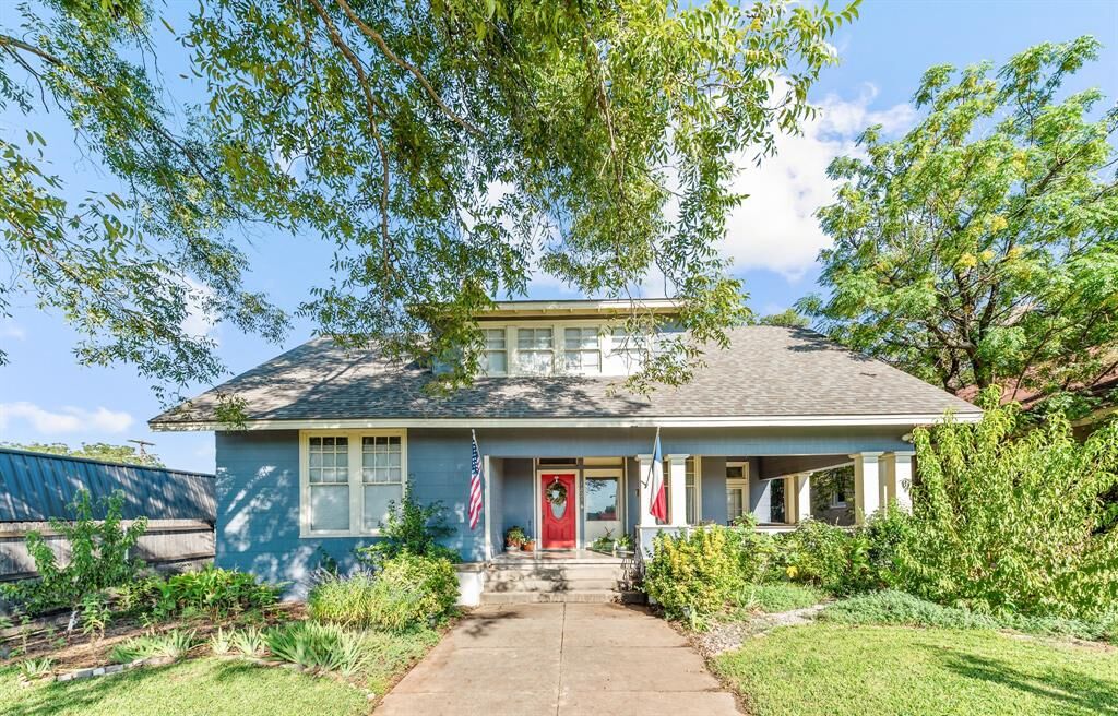 Property Photo:  1821 Morrow Avenue  TX 76707 