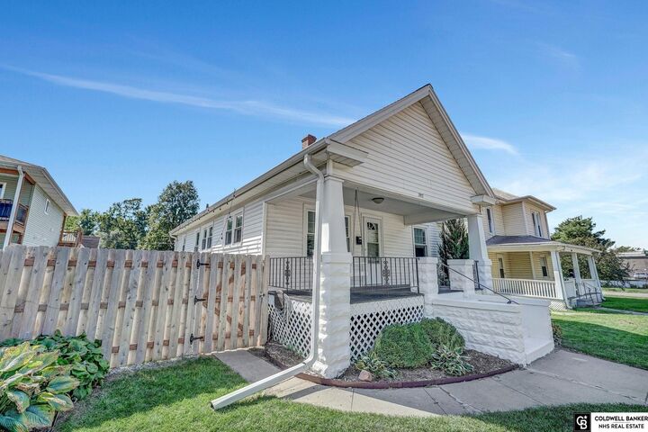 Property Photo:  2813 Vine Street  NE 68503 