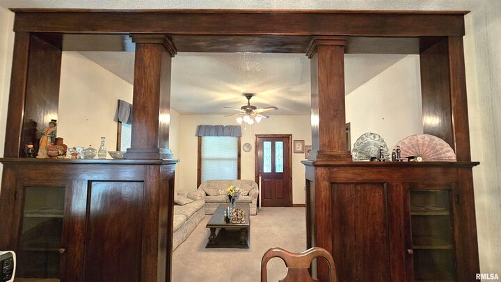 Property Photo:  1410 N Garfield Street  IL 62959 