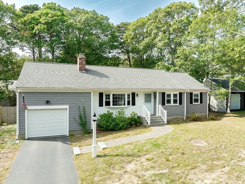 Property Photo:  105 Webbers Path  MA 02673 
