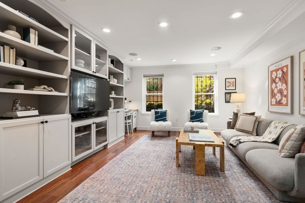 Property Photo:  15 Follen Street 1  MA 02116 