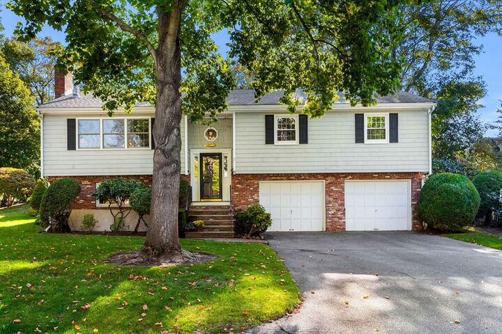 Property Photo:  5 Elmwood Rd  MA 01945 