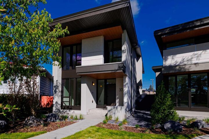 Property Photo:  3D Willow Crescent SW  AB T3C 3B8 