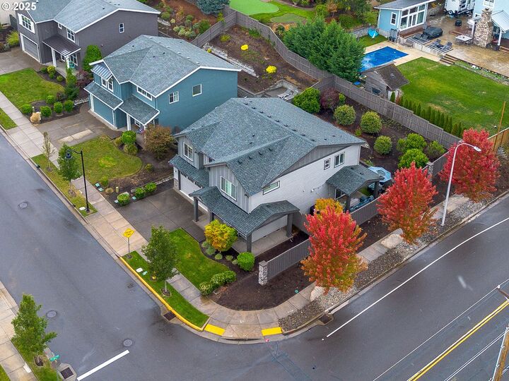 Property Photo:  13199 SE Gateway Dr  OR 97086 