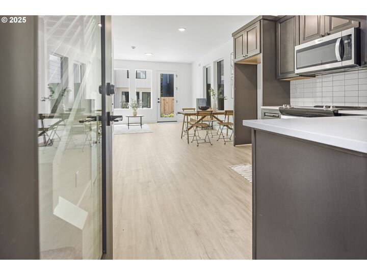 Property Photo:  7914 SE 45th Ave  OR 97206 