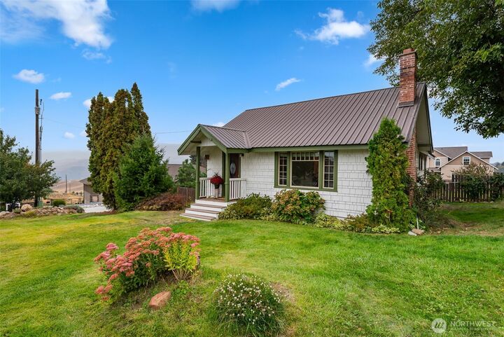 Property Photo: 3724 School Street WA 98801