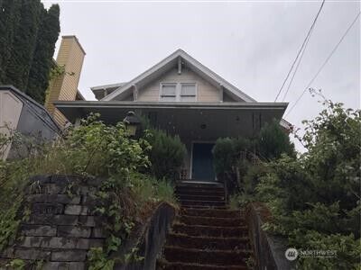 Property Photo:  7717  2nd Avenue NE  WA 98115 