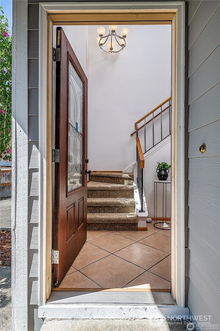 Property Photo:  20005  25th Avenue NE B  WA 98155 