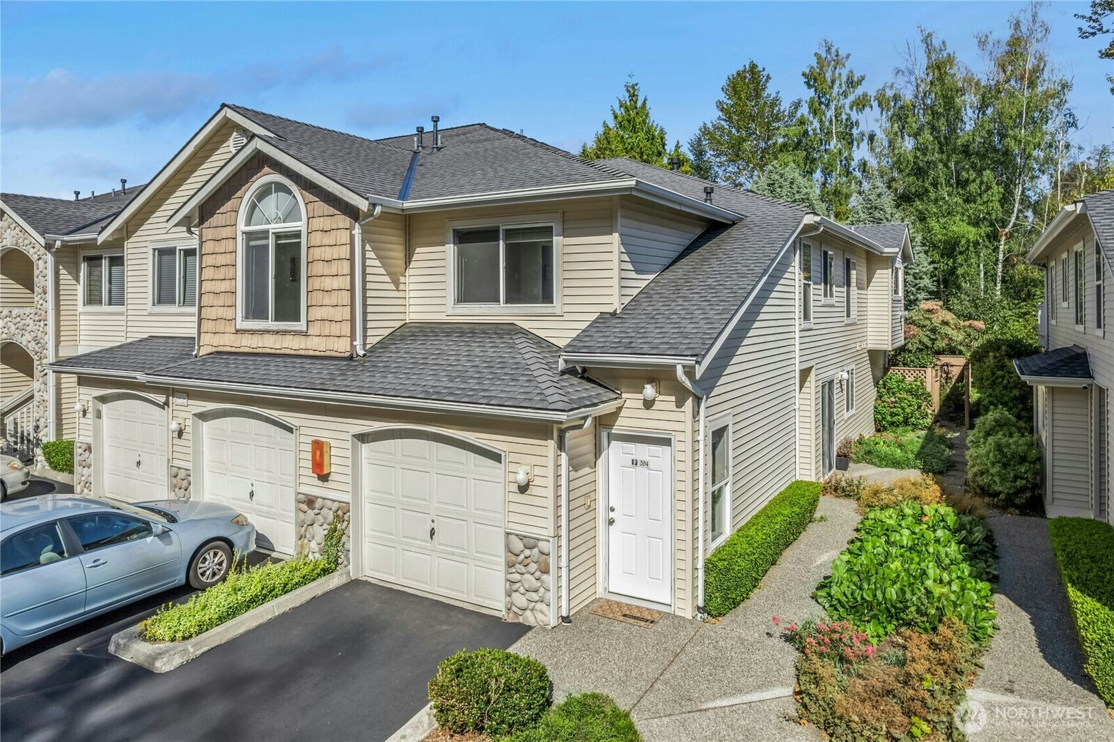 Property Photo: 725 SW 115th Street SW Bb 204 WA 98204