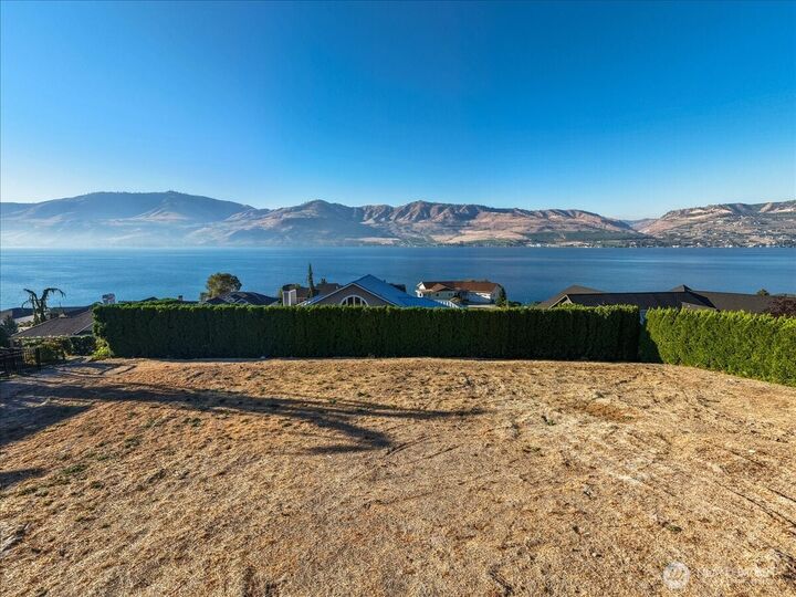 109  Apple Avenue  Chelan WA 98816 photo