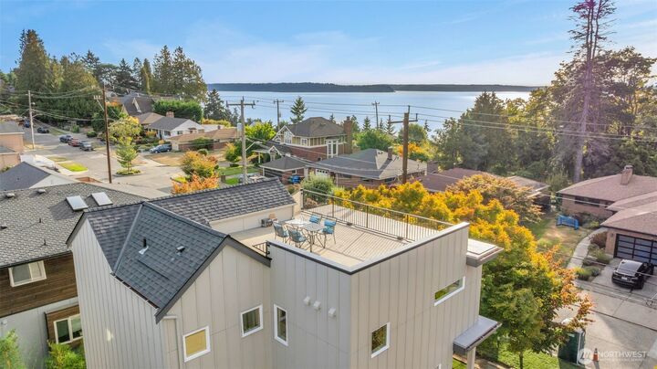 Property Photo:  5642  49th Avenue SW  WA 98136 