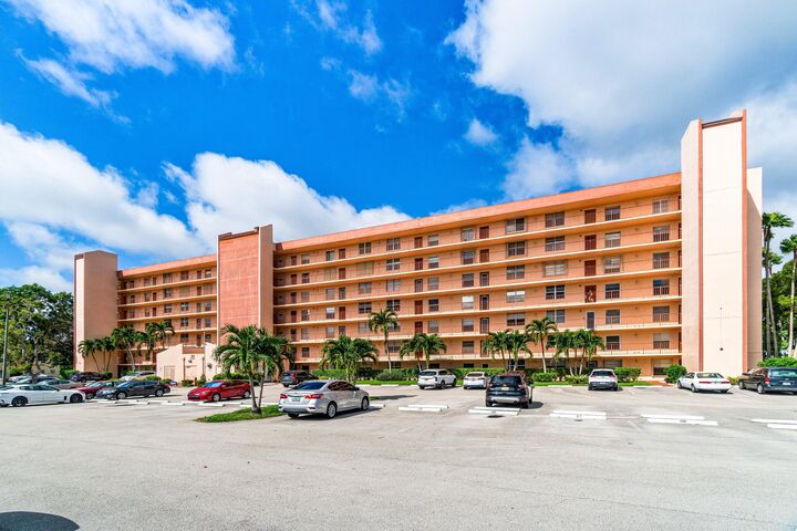 Property Photo:  14671 Bonaire Boulevard 409  FL 33446 