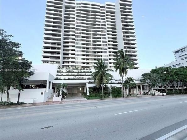 Property Photo: 2555 Collins Ave 1701 FL 33140