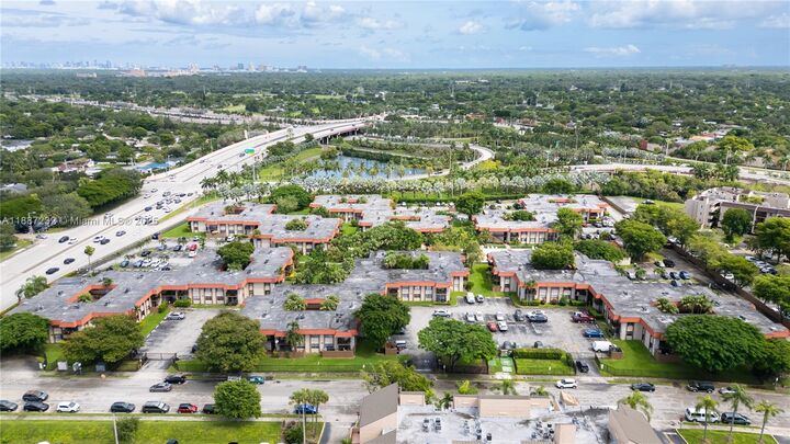 Property Photo: 10477 SW 108th Ave 226 FL 33176