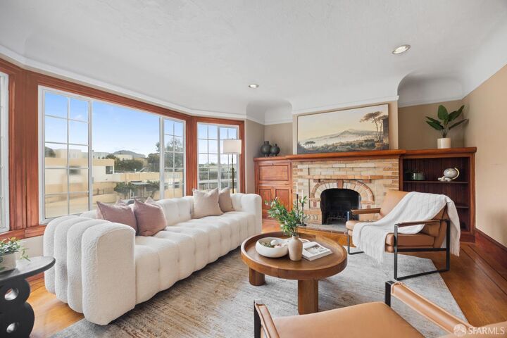 Property Photo:  2211 19th Avenue  CA 94116 