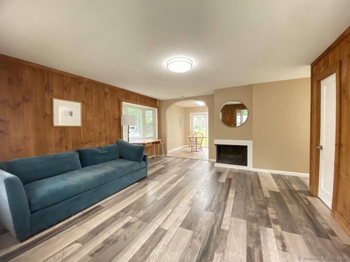 Property Photo:  28 Grove Place  CT 06810