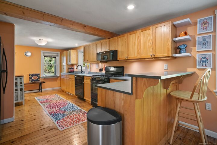 Property Photo:  516 Wethersfield Road  CT 06037 