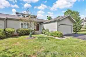 Property Photo:  
