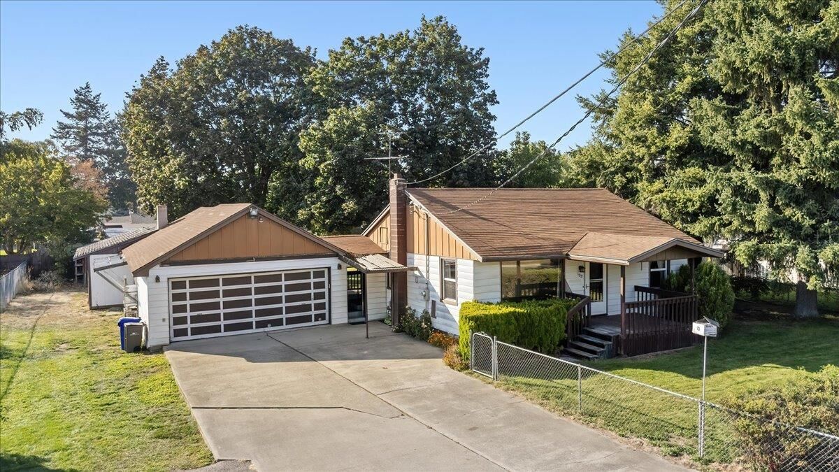 Property Photo:  102 S Long Rd  WA 99016 