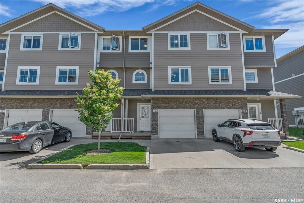 Property Photo: 212 Willis Crescent 103 SK S7T 0R6