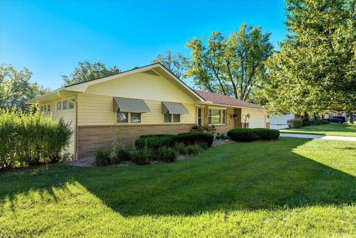 Property Photo:  225 Pickardy Lane  IA 51503 