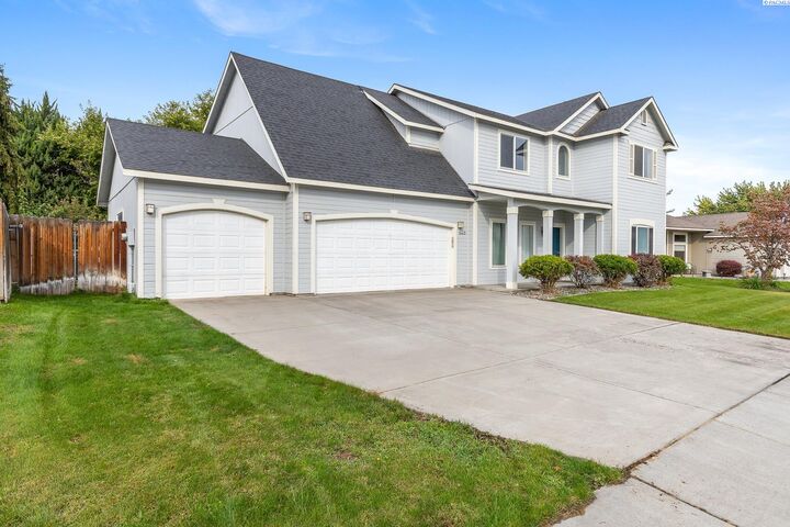 Property Photo:  1443 Desert Srpings Ave  WA 99352 