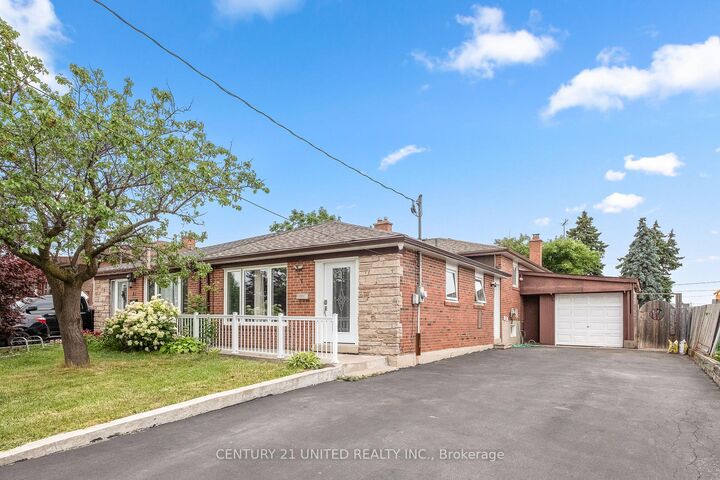 84 Goldsboro Road  Toronto ON M9L 1A7 photo