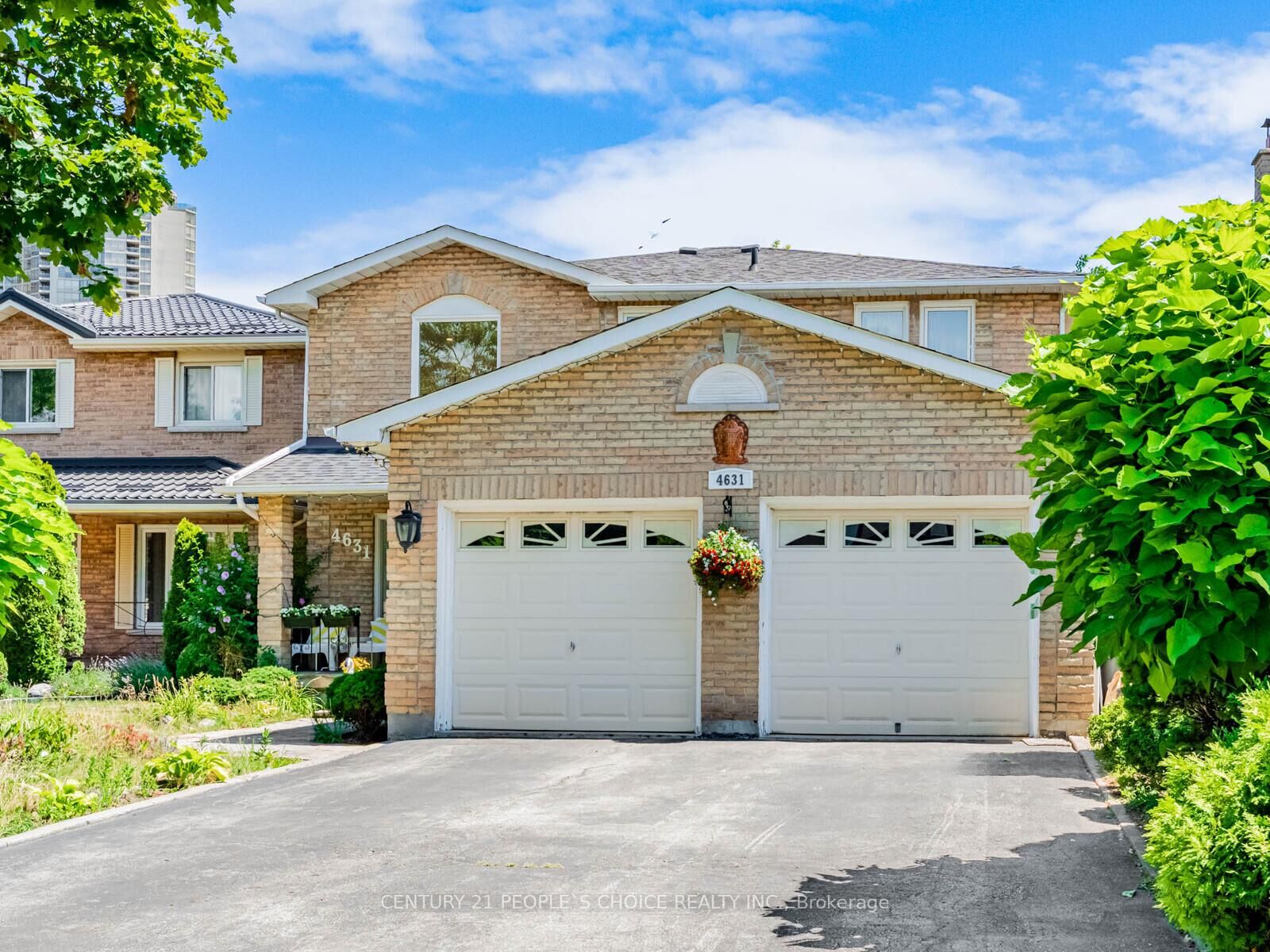 Property Photo:  4631 Dunedin Crescent  ON L5R 1M3 