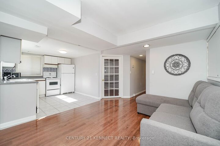 Property Photo:  790 Stonehaven Avenue  ON L3X 2G2 